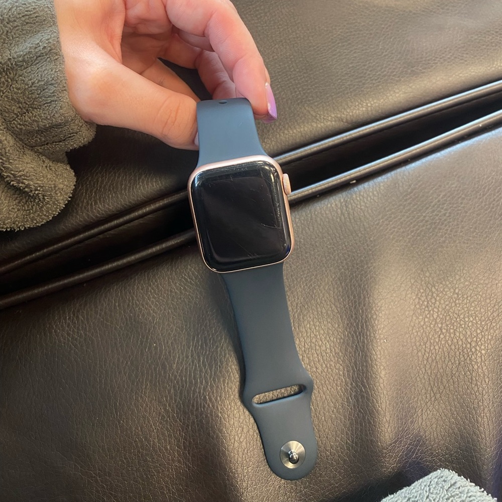 Apple Watch Series 5 40 MM GPS + LTE